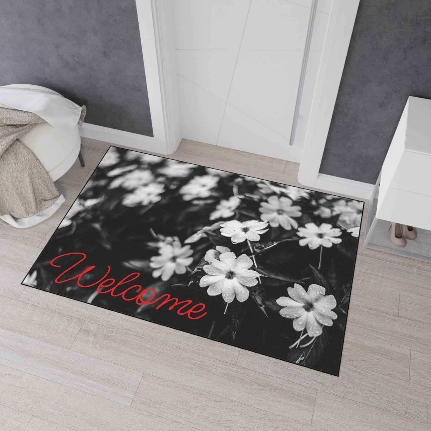 Welcome Floral Heavy-Duty Floor Mat — Black & White Daisy Doormat