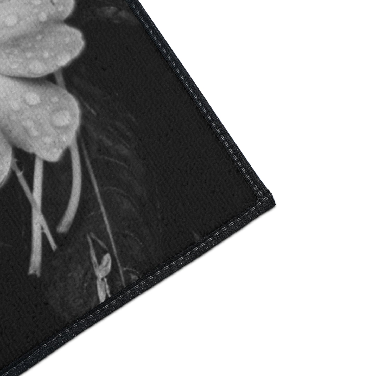 Welcome Floral Heavy-Duty Floor Mat — Black & White Daisy Doormat