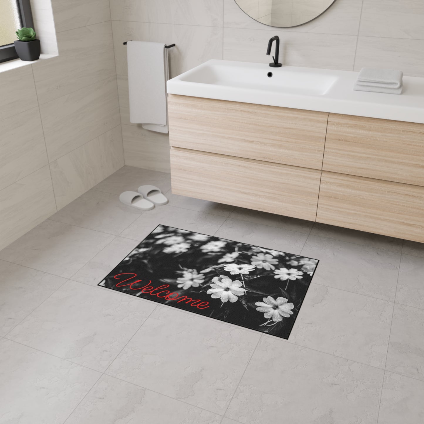 Welcome Floral Heavy-Duty Floor Mat — Black & White Daisy Doormat