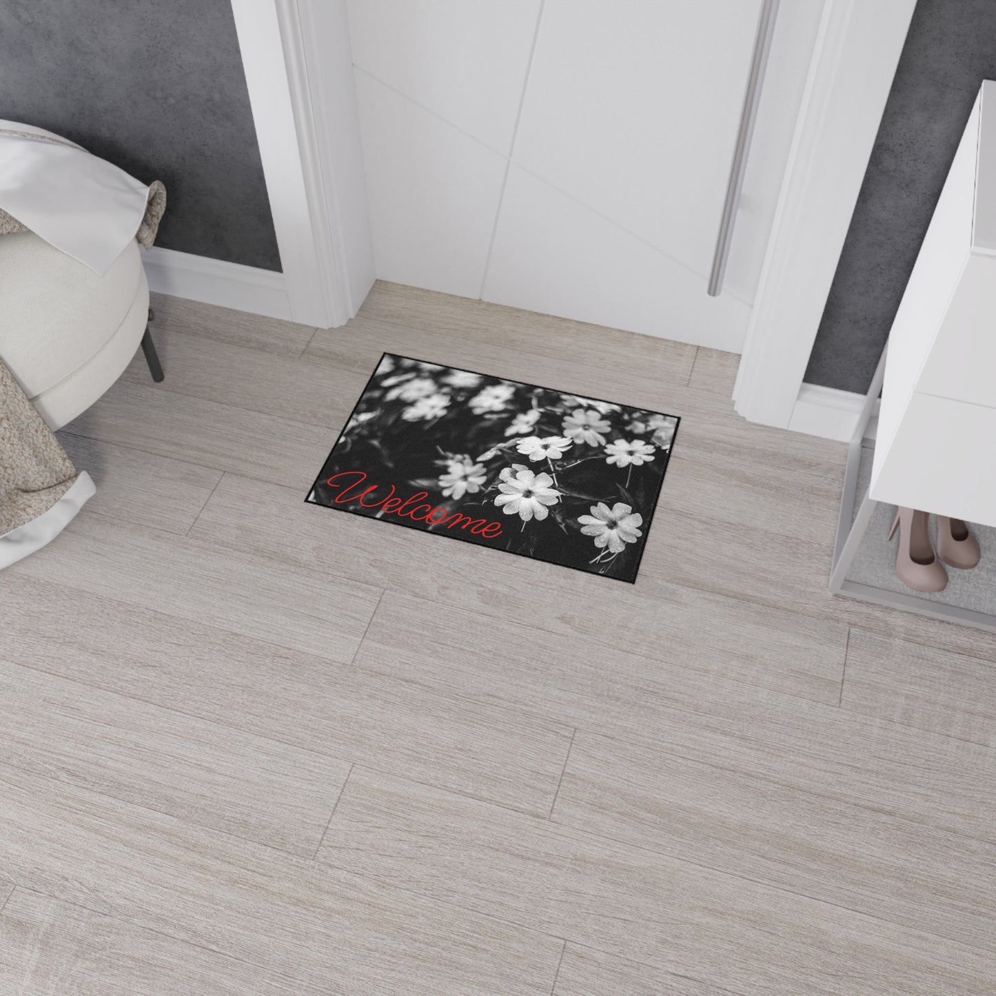 Welcome Floral Heavy-Duty Floor Mat — Black & White Daisy Doormat