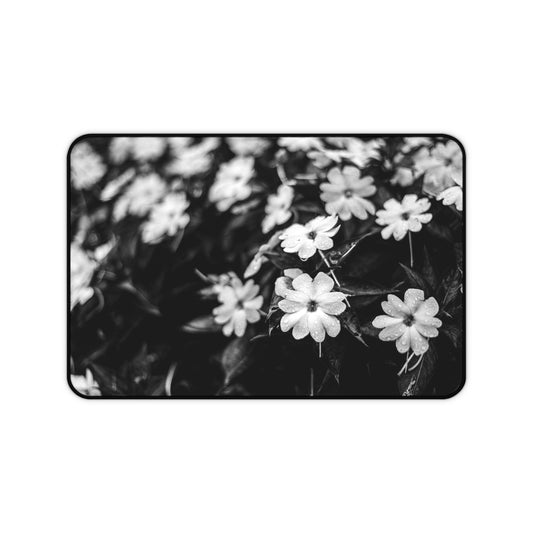 Black & White Floral Desk Mat — Monochrome Daisy Mouse Pad