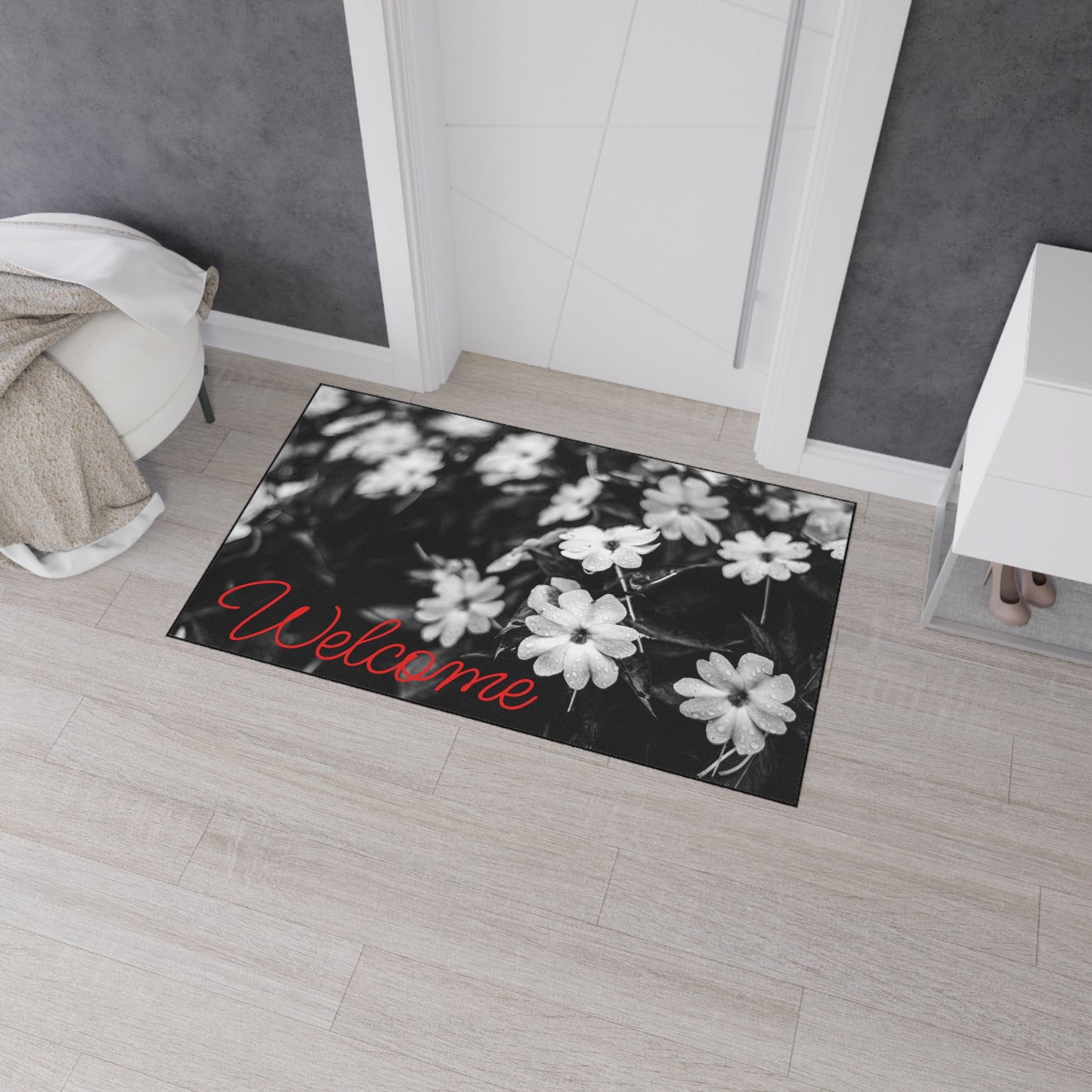 Welcome Floral Heavy-Duty Floor Mat — Black & White Daisy Doormat