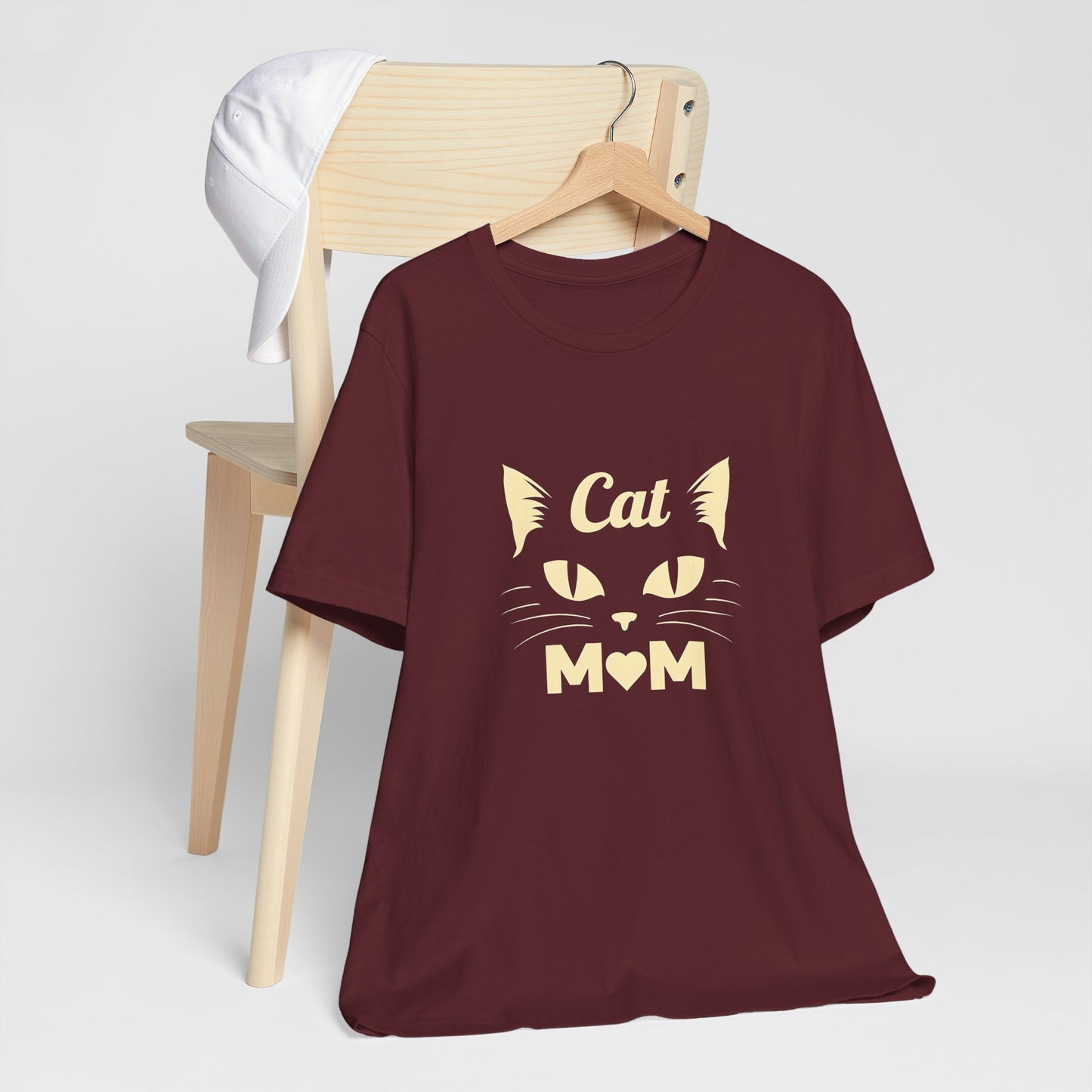 Cat Mom T-Shirt — Cute Cat Face Graphic Tee for Cat Lovers