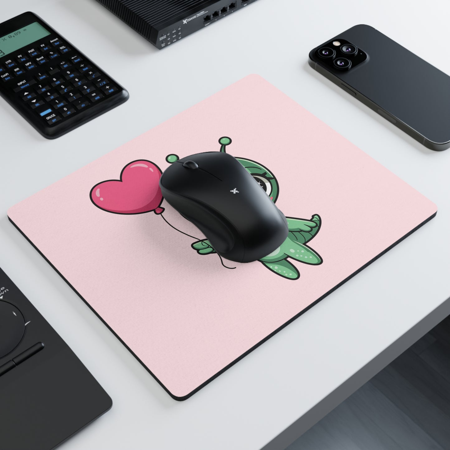 Cute Alien with Heart Balloon Mouse Pad — Pink Kawaii Desk Mat