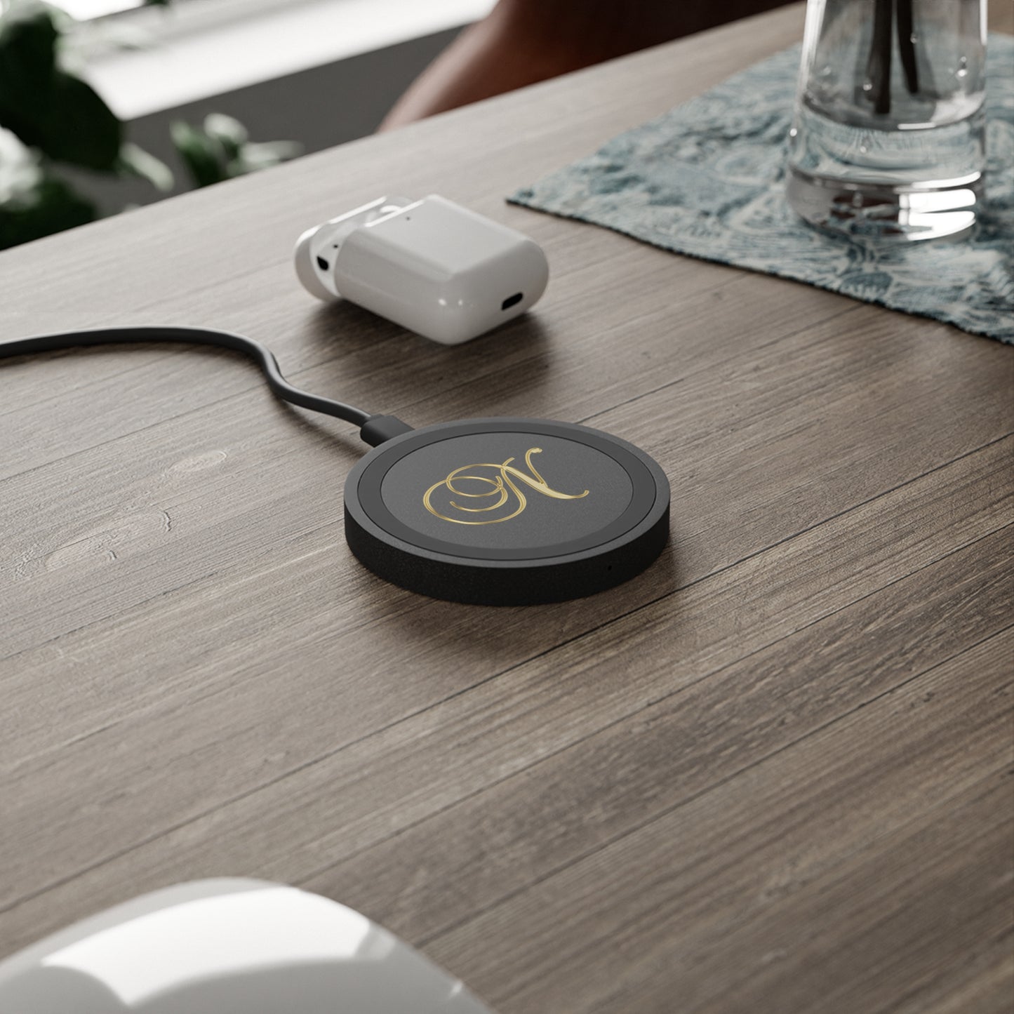 Monogram 'N' Wireless Charging Pad — Elegant Gold Script Qi Charger