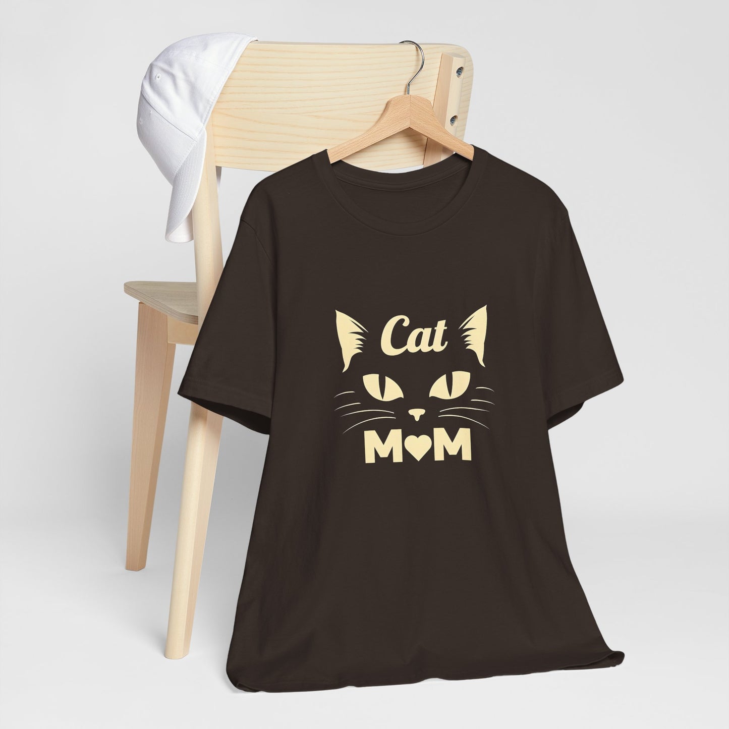 Cat Mom T-Shirt — Cute Cat Face Graphic Tee for Cat Lovers